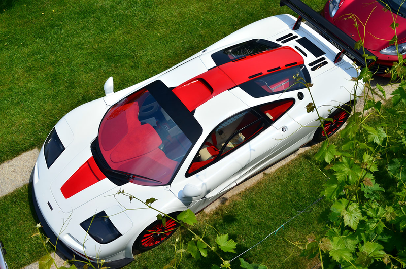 Illustration for article titled Holy Crap Someone Just Flipped This Gorgeous McLaren F1 In Italy